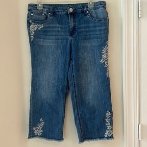 Christopher Banks Embroidered Capri Boot Knee Length Cropped Jeans Sz 10 EUC